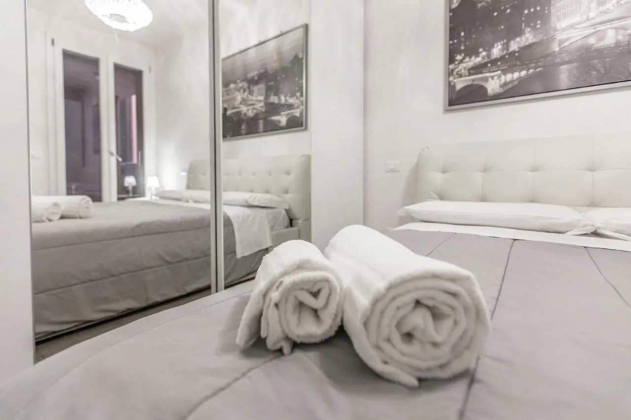 Appartamento Freud 4 By Short Holidays 0*, Bologna